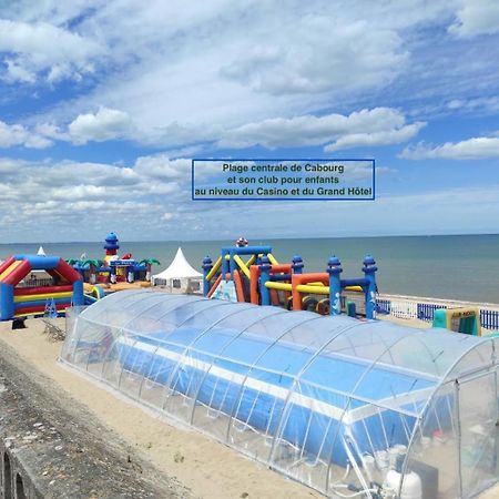 Cabourg, Appartement T2 Acces Direct Mer Esterno foto