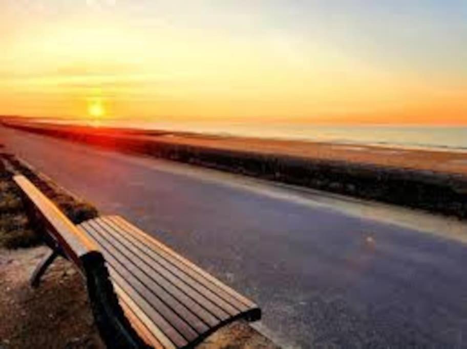 Cabourg, Appartement T2 Acces Direct Mer Esterno foto